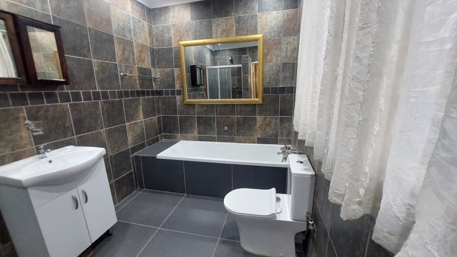 6 Bedroom Property for Sale in Doringkruin North West